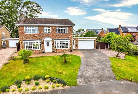 Hall Close, Harpole, NN7