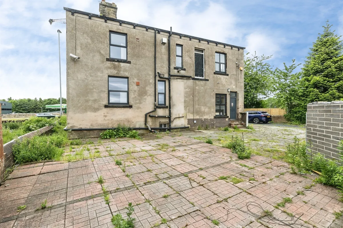Wakefield Road, Gildersome, Leeds