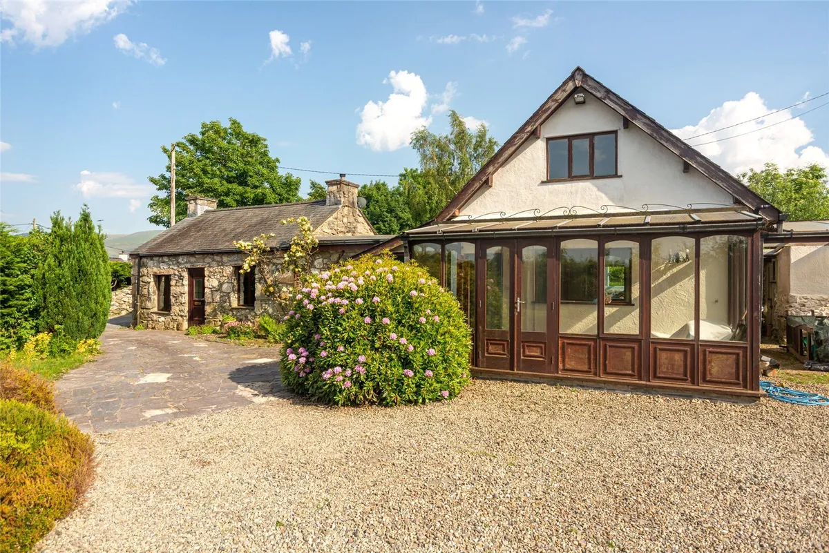 Llanrug, Caernarfon, Gwynedd, LL55