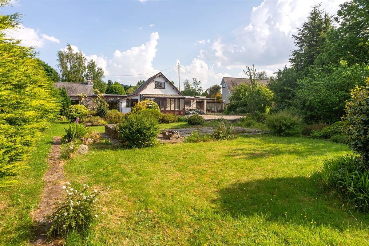 Llanrug, Caernarfon, Gwynedd, LL55