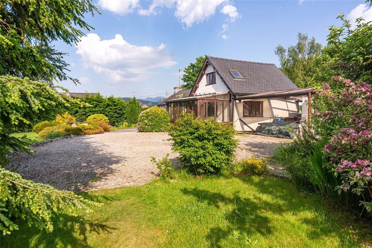 Llanrug, Caernarfon, Gwynedd, LL55