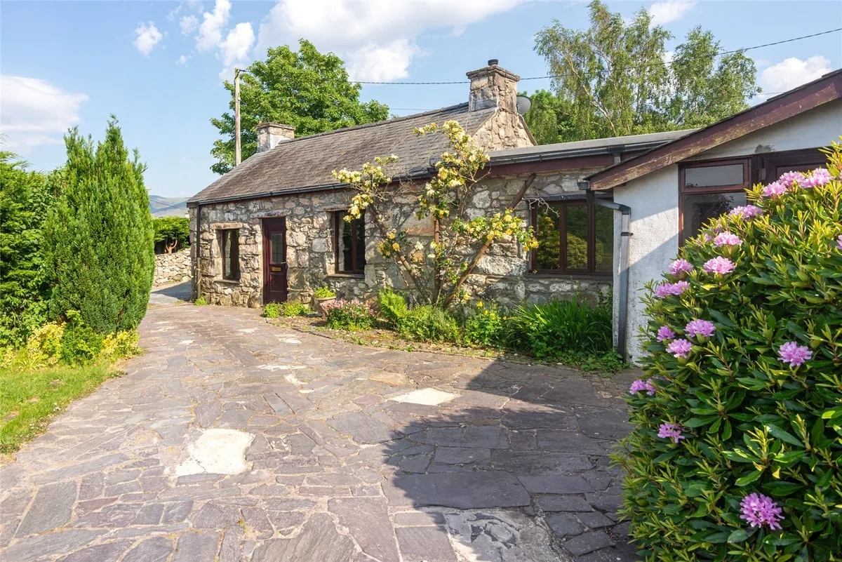 Llanrug, Caernarfon, Gwynedd, LL55