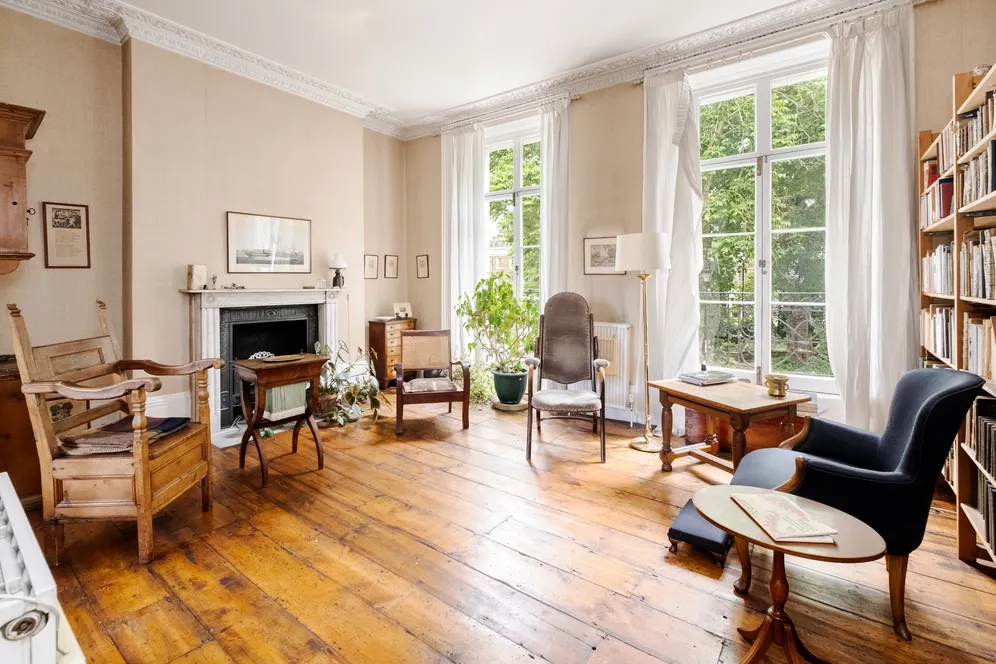 Canonbury Square, London, N1 photo 2