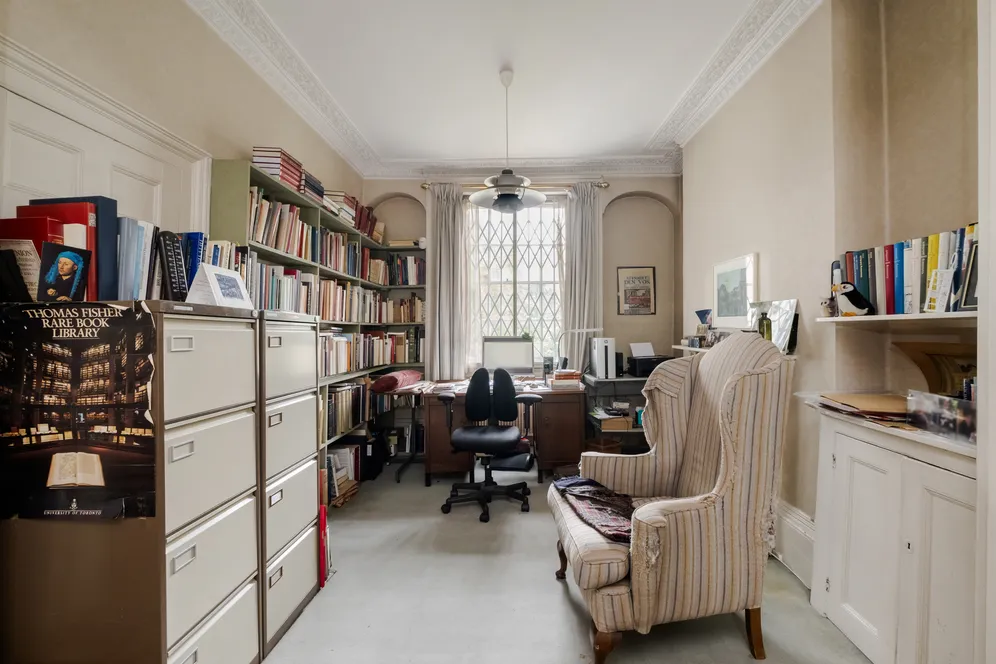 Canonbury Square, London, N1 photo 9