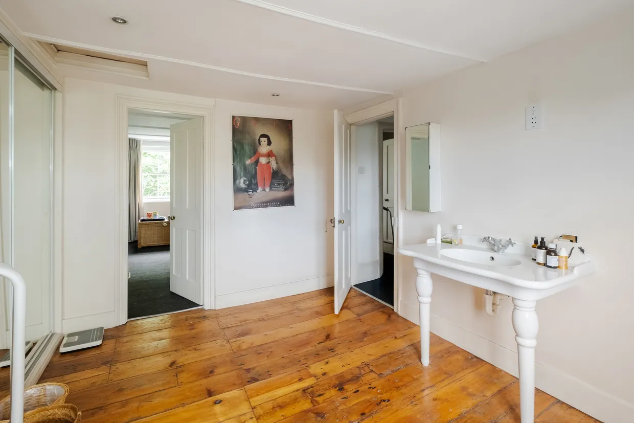 Canonbury Square, London, N1 photo 10