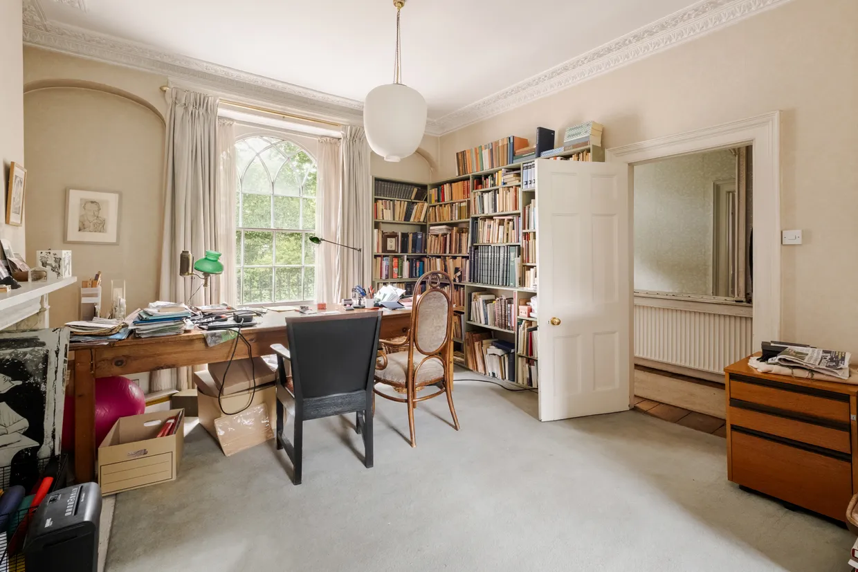 Canonbury Square, London, N1 photo 12