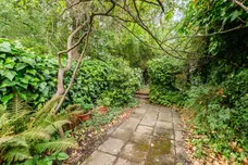 Canonbury Square, London, N1 photo 25