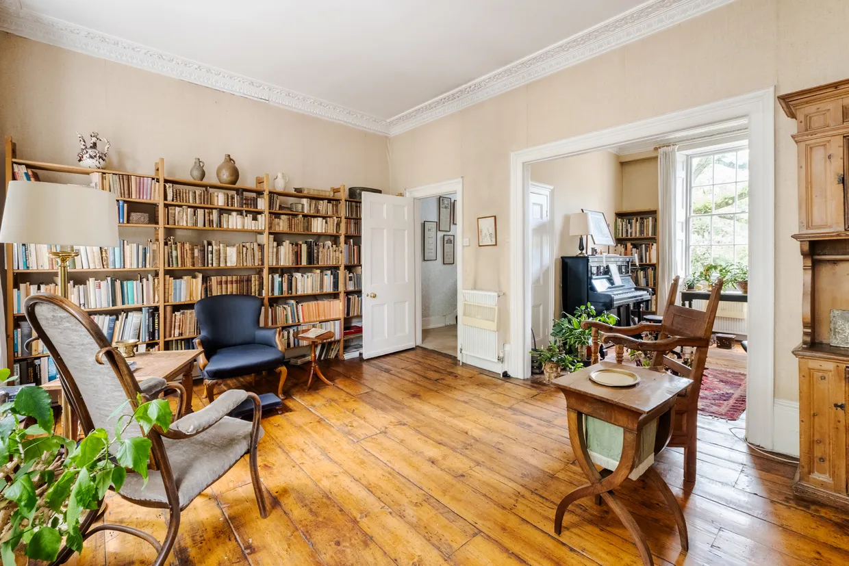 Canonbury Square, London, N1 photo 26