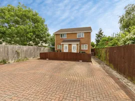 Court Avenue, Stoke Gifford, Bristol thumb 3