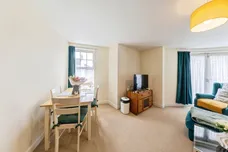 Florey Gardens, Aylesbury