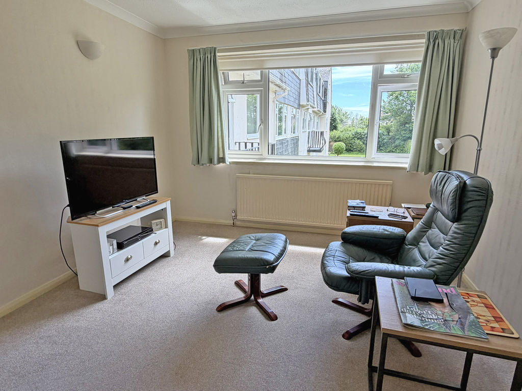 Brinkburn Court, Manor Road Image 4