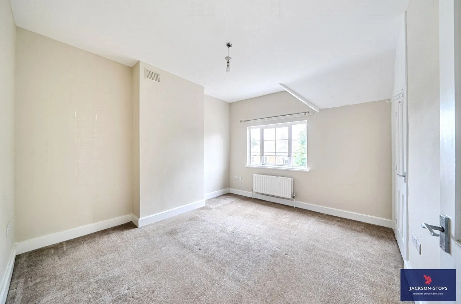 Dukes Cottages, Watling Street, MK17 photo 7
