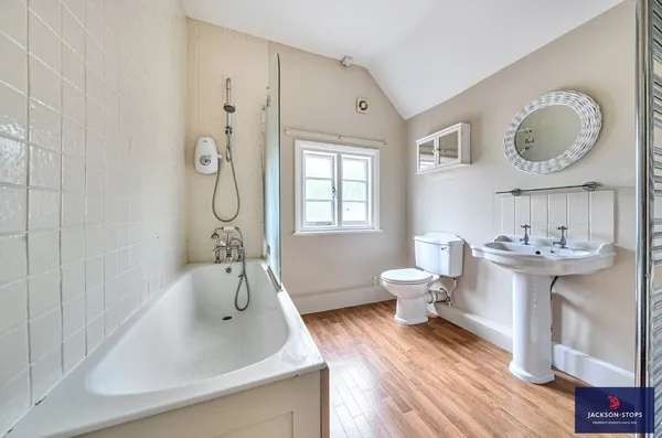 Dukes Cottages, Watling Street, MK17 photo 8