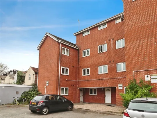 Broadway, CARDIFF, CF24
