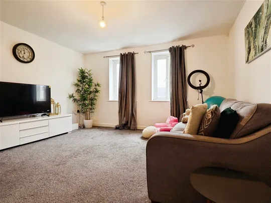 Broadway, CARDIFF, CF24