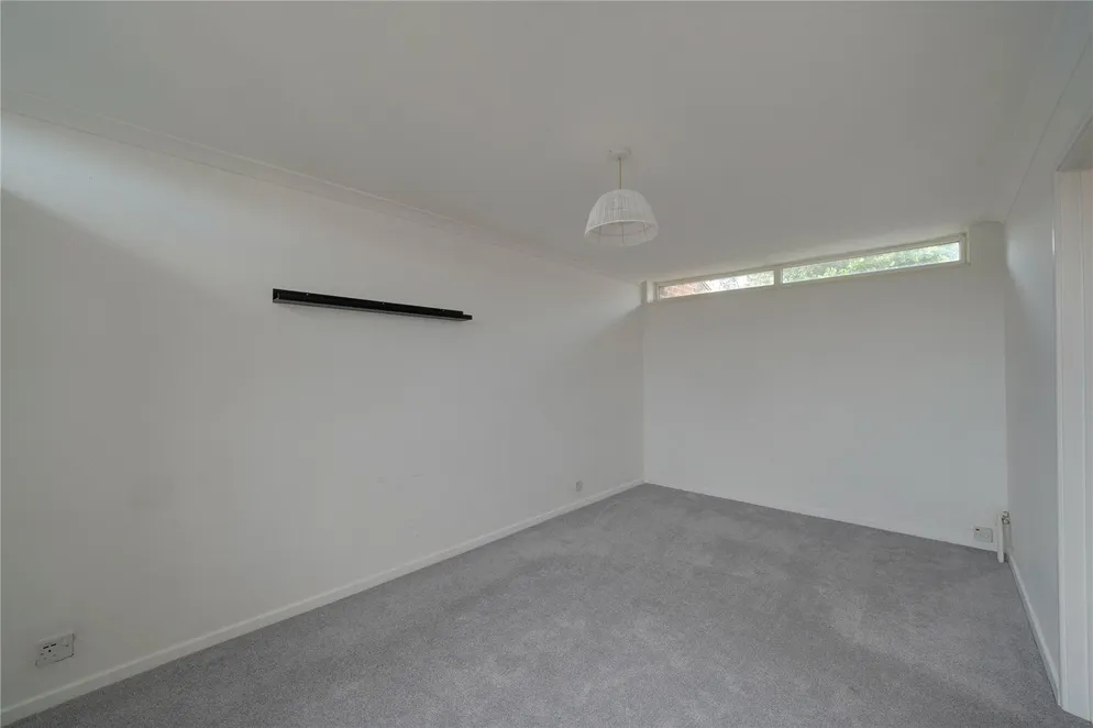 Property carousel item 11