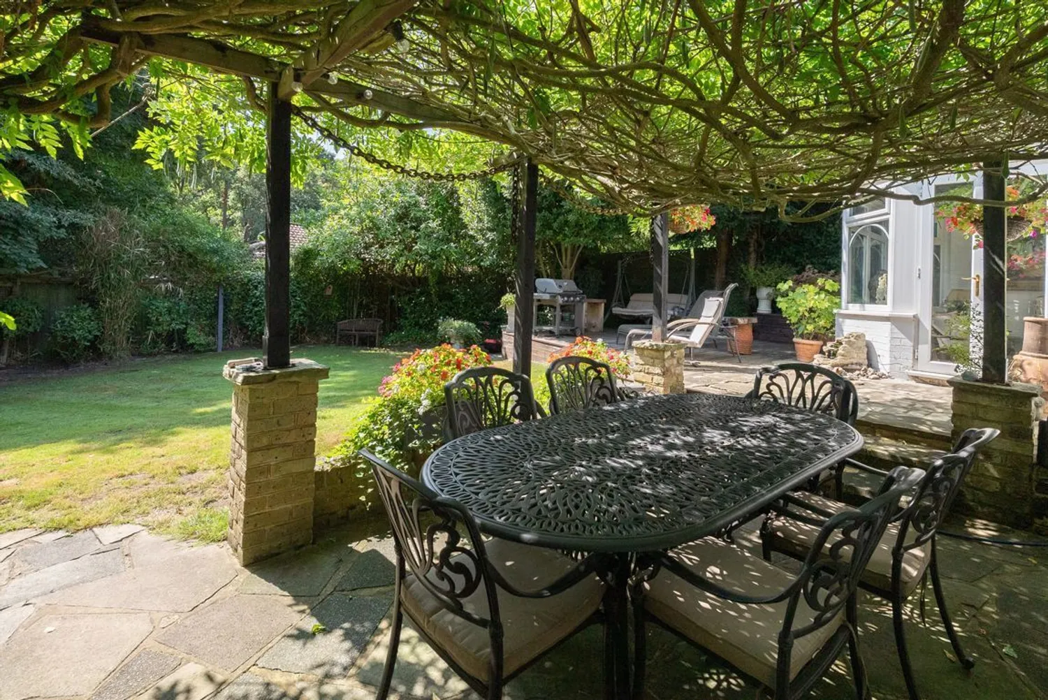 Byfleet Road, Cobham, KT11 photo 8