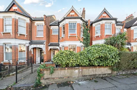 Alexandra Park Road, London, N10