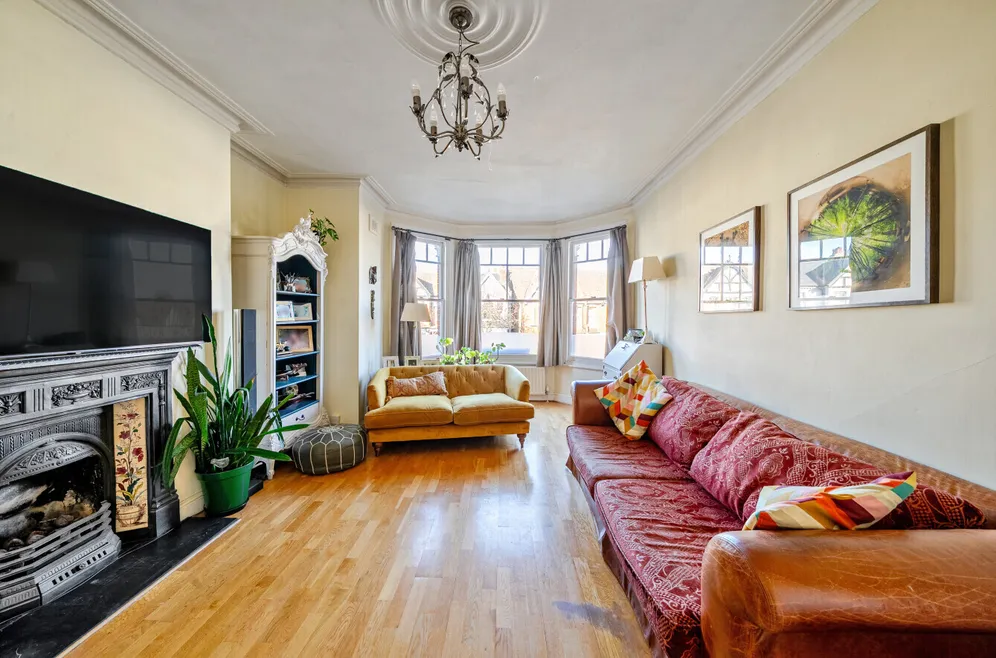 Alexandra Park Road, London, N10 photo 2
