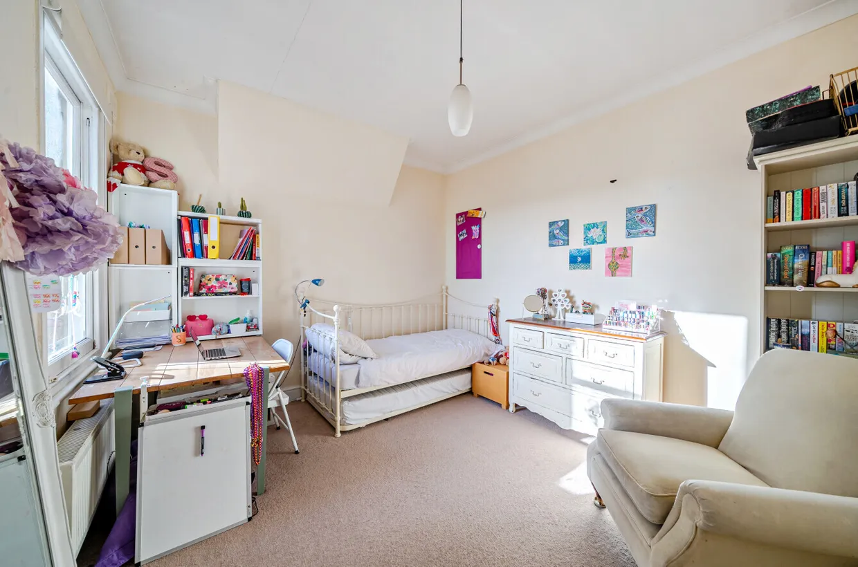 Alexandra Park Road, London, N10 photo 9