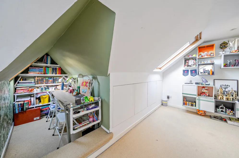 Alexandra Park Road, London, N10 photo 11