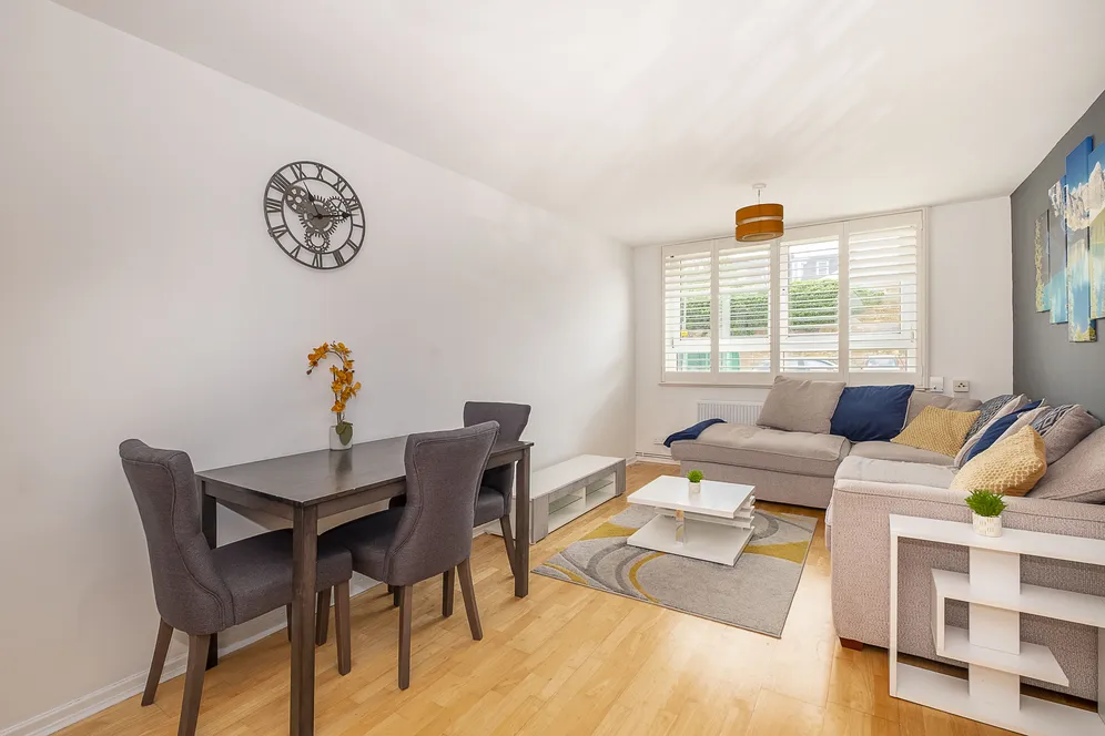 Kingham Close, London, SW18 photo 4