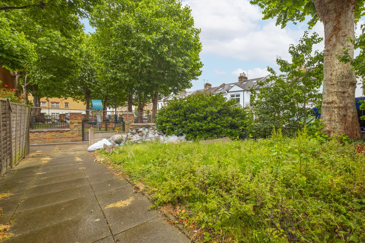 Kingham Close, London, SW18 photo 7