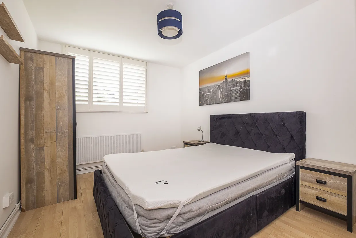 Kingham Close, London, SW18 photo 9
