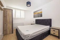 Kingham Close, London, SW18 photo 9