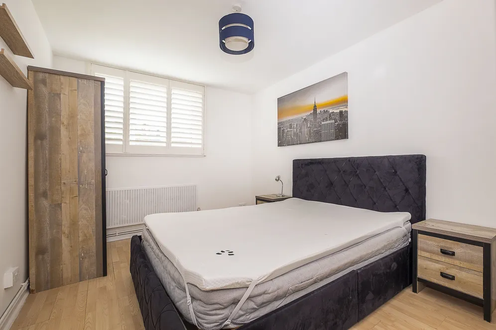 Kingham Close, London, SW18 photo 9