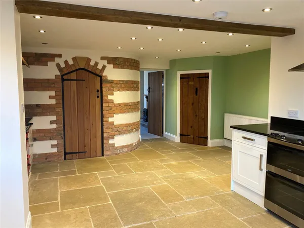 Main Street, Dumbleton, WR11 photo 3