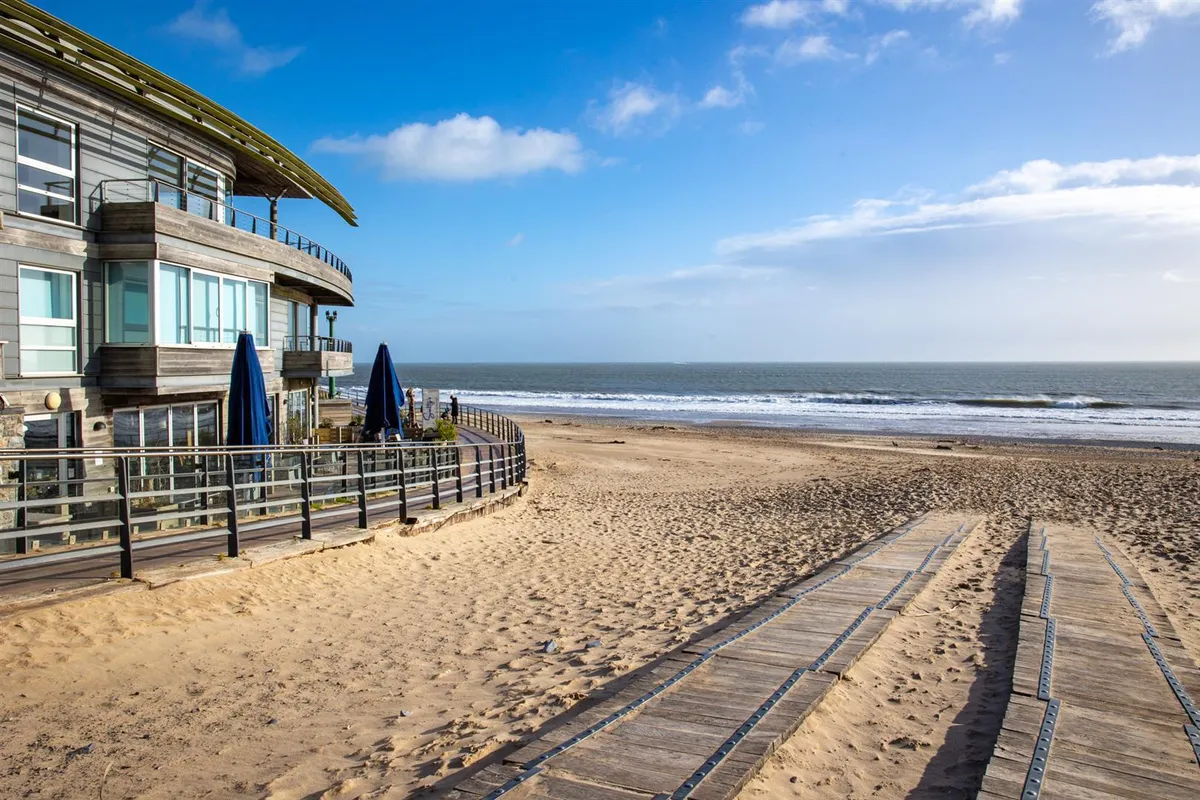 Waters Edge, South Beach, Tenby
