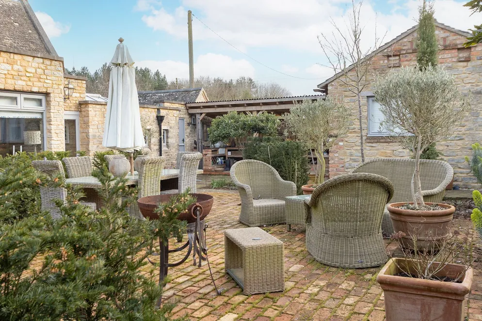 Property carousel item 30