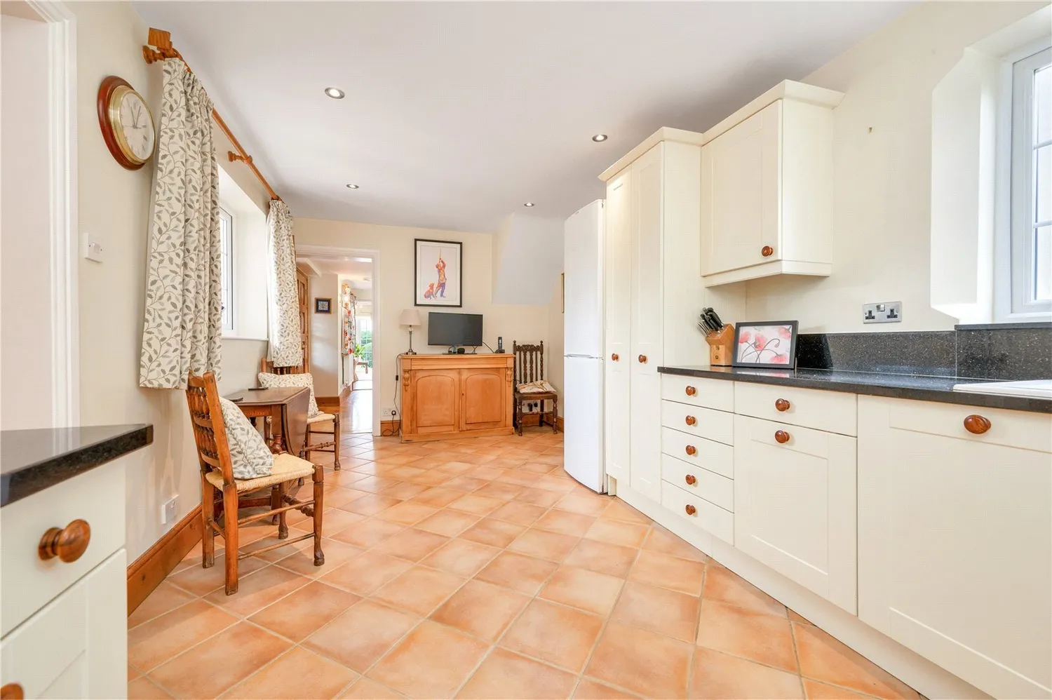 Abbots Bromley Road, Hoar Cross, DE13 photo 12