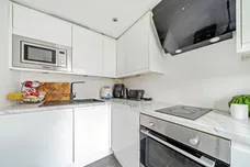 Bourneside Road, Addlestone, KT15 photo 9