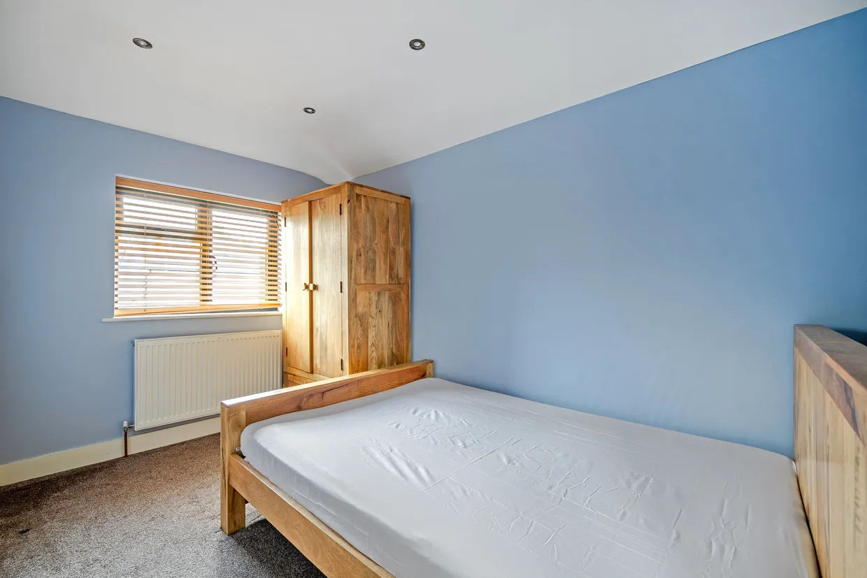 Bourneside Road, Addlestone, KT15 photo 11