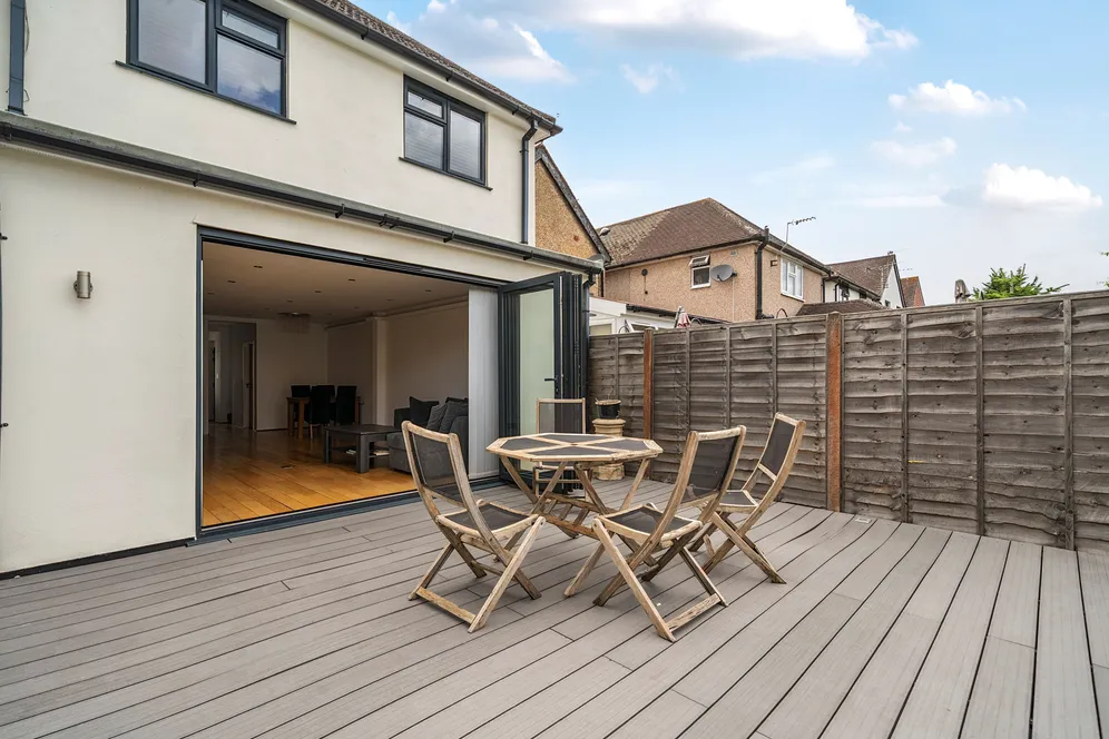 Bourneside Road, Addlestone, KT15 photo 14