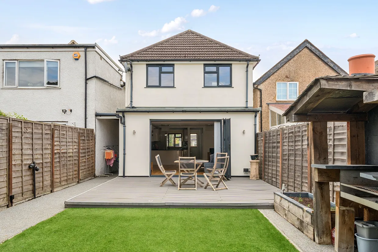 Bourneside Road, Addlestone, KT15 photo 15