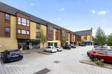 Pelman Way, Epsom