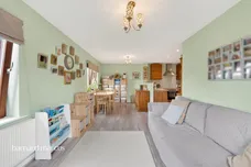 Pelman Way, Epsom