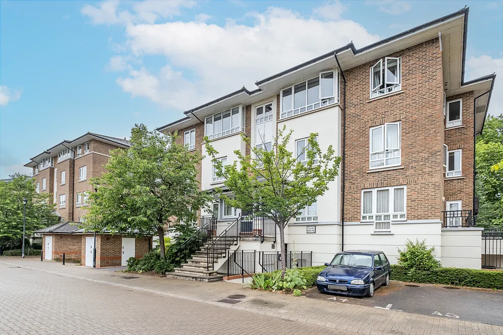Samuel Gray Gardens, Kingston Upon Thames, KT2 photo 17