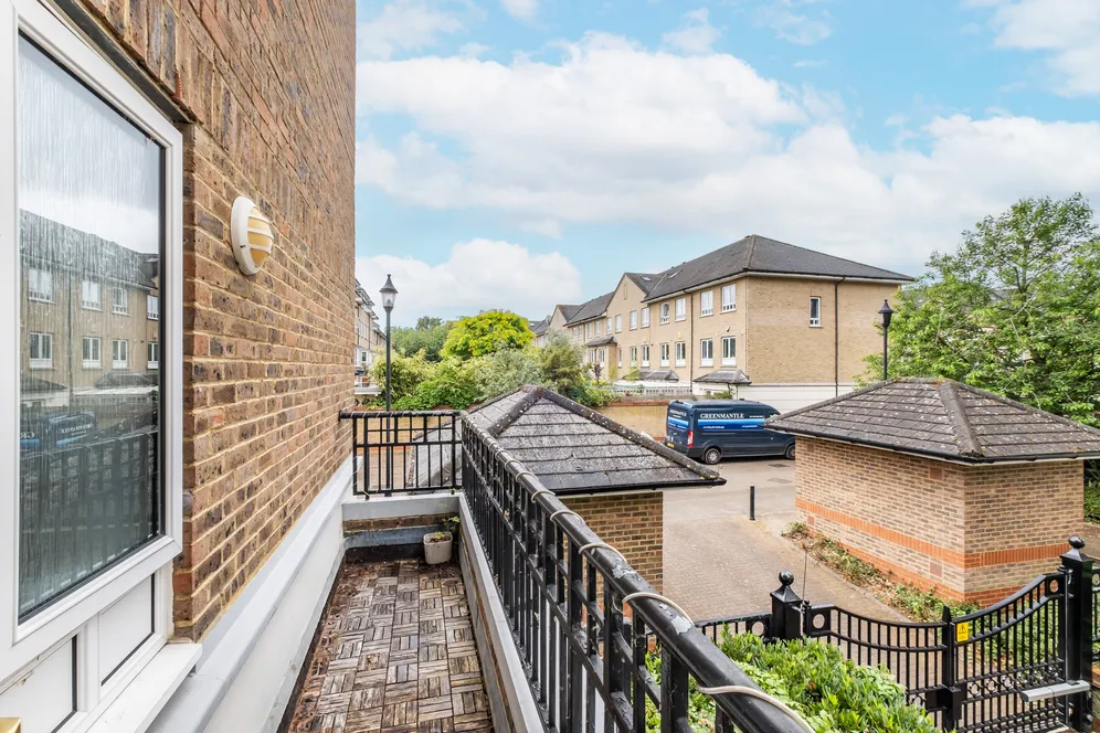 Samuel Gray Gardens, Kingston Upon Thames, KT2 photo 19