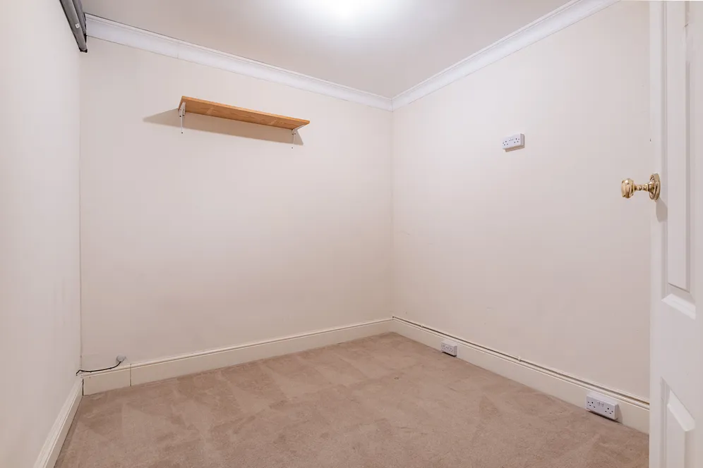 Chadwick Place, Surbiton, KT6 photo 8