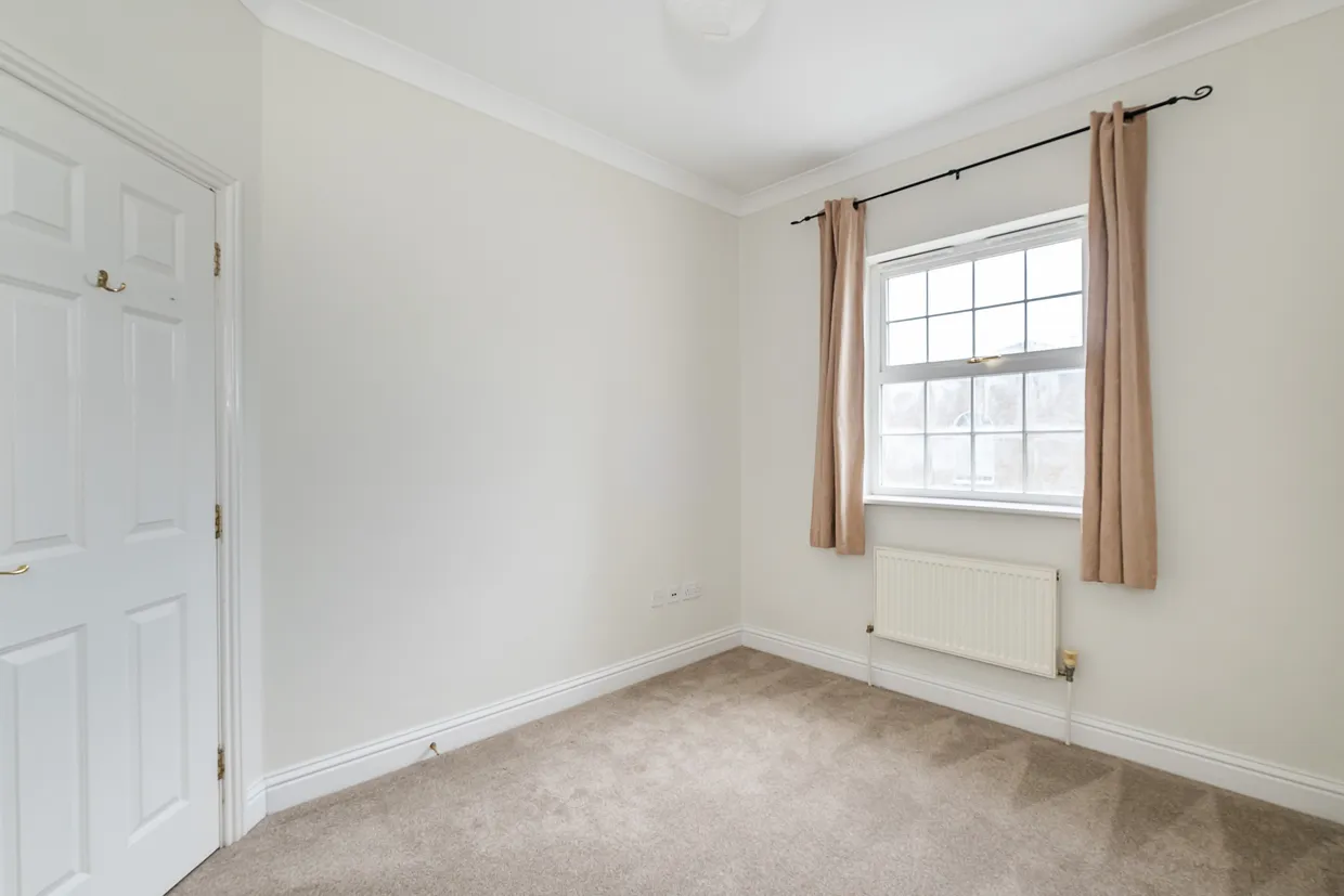 Chadwick Place, Surbiton, KT6 photo 12