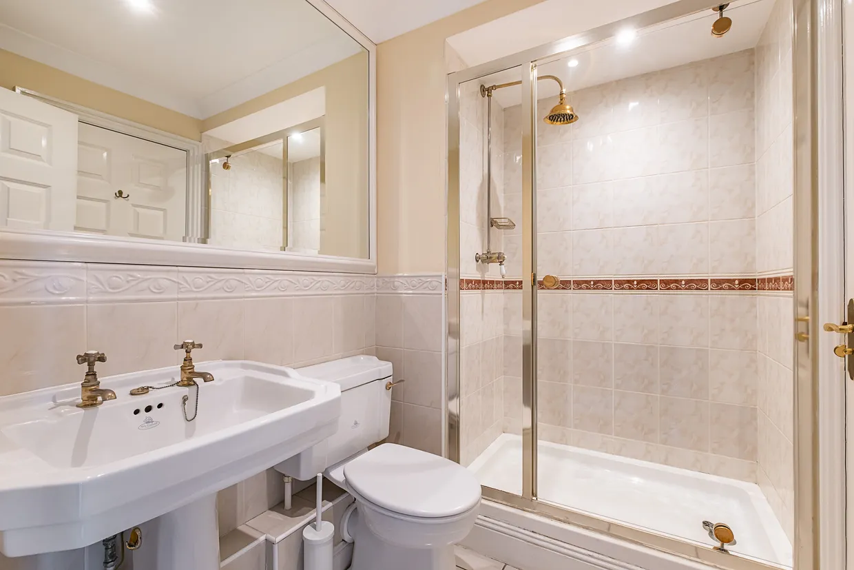 Chadwick Place, Surbiton, KT6 photo 15