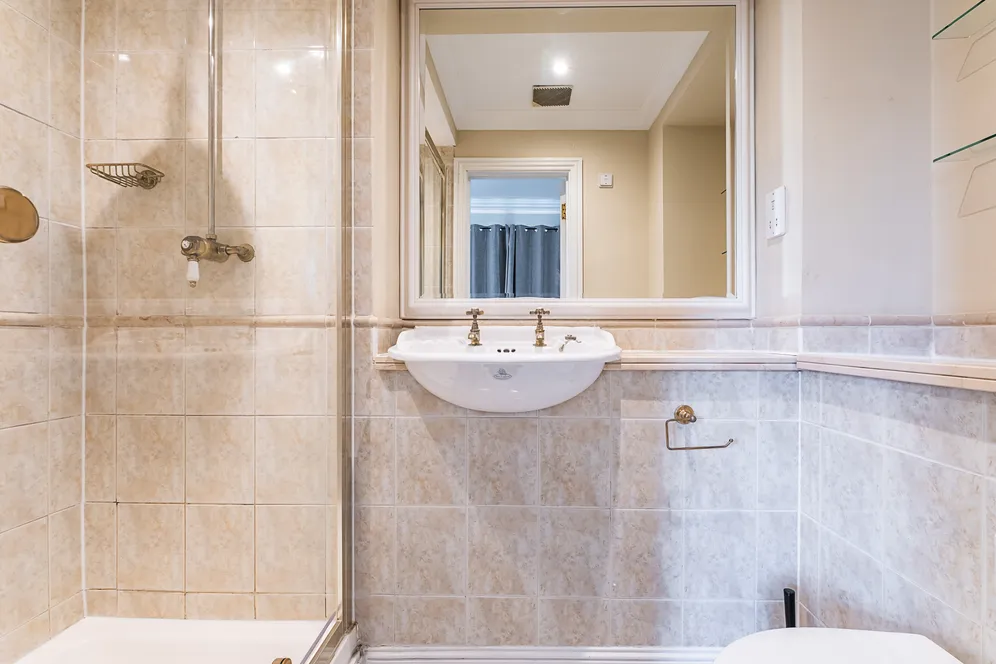 Chadwick Place, Surbiton, KT6 photo 16
