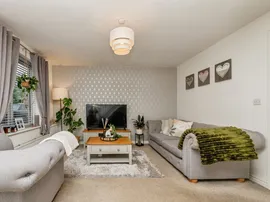 Hadlow Close, Greenlands, Redditch thumb 3