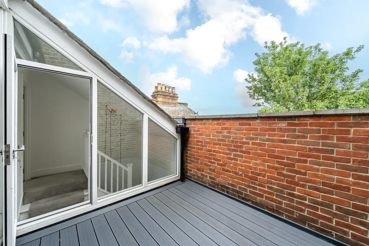 Iveley Road, London, SW4 photo 3