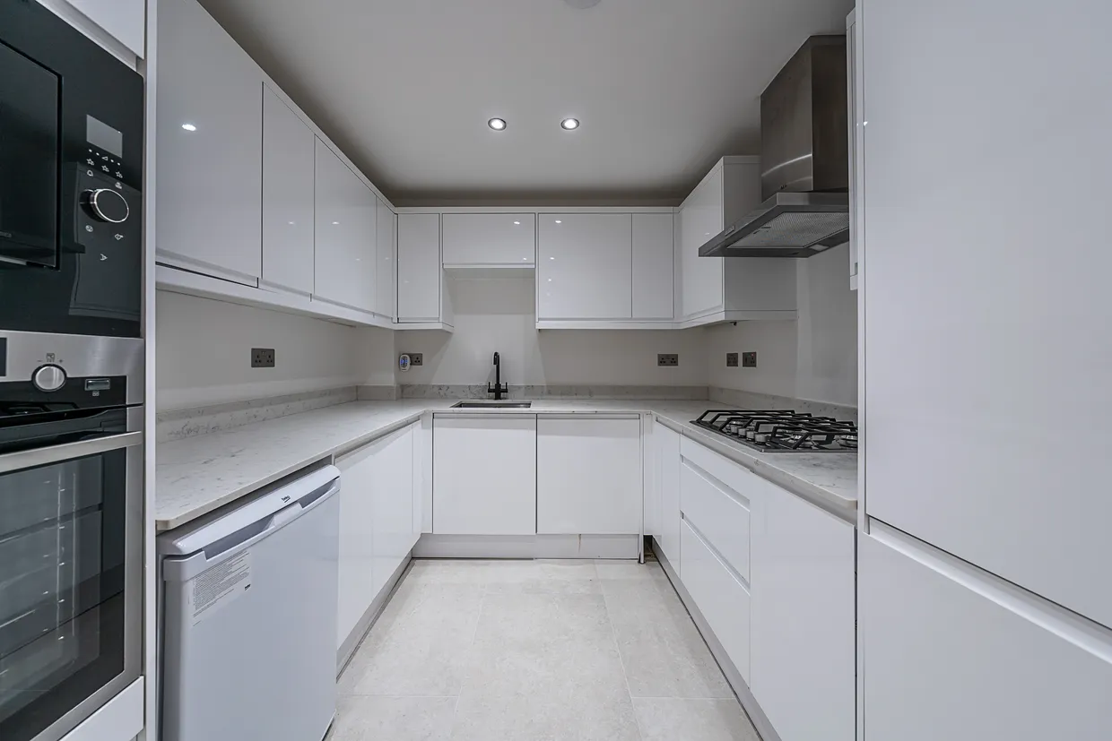 Iveley Road, London, SW4 photo 5
