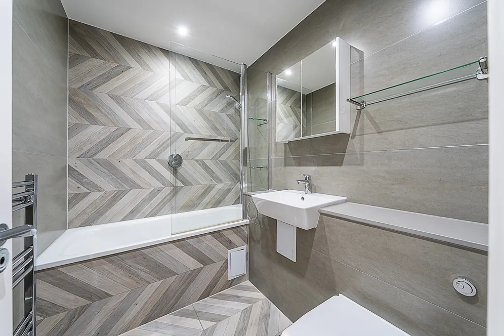 Iveley Road, London, SW4 photo 8